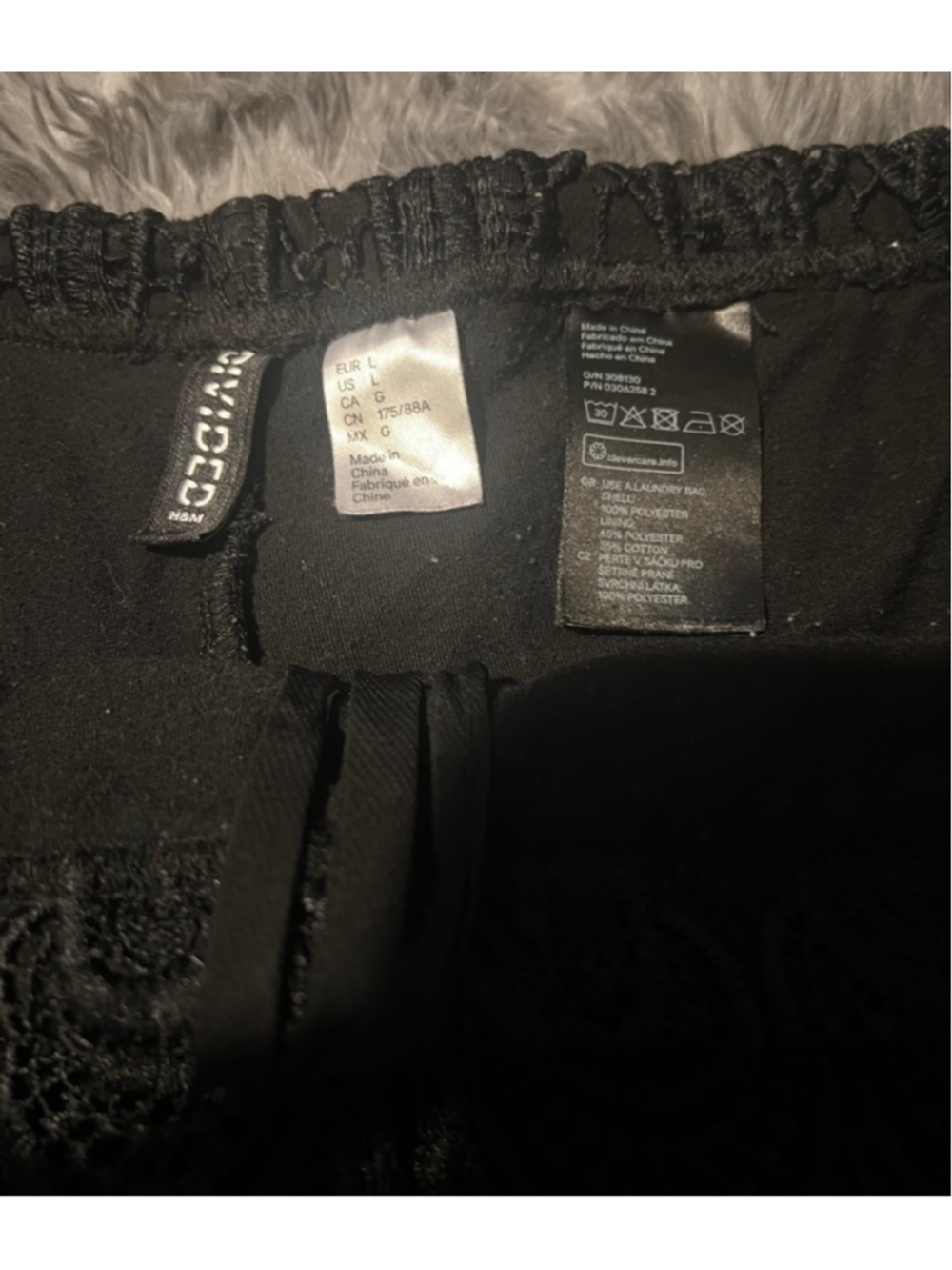 Women's divided Black Lace Crochet Shorts L - Picture 5 of 6